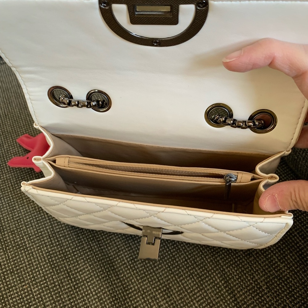 5 like new purses, sold separately or as a group. - Picture 2 of 10